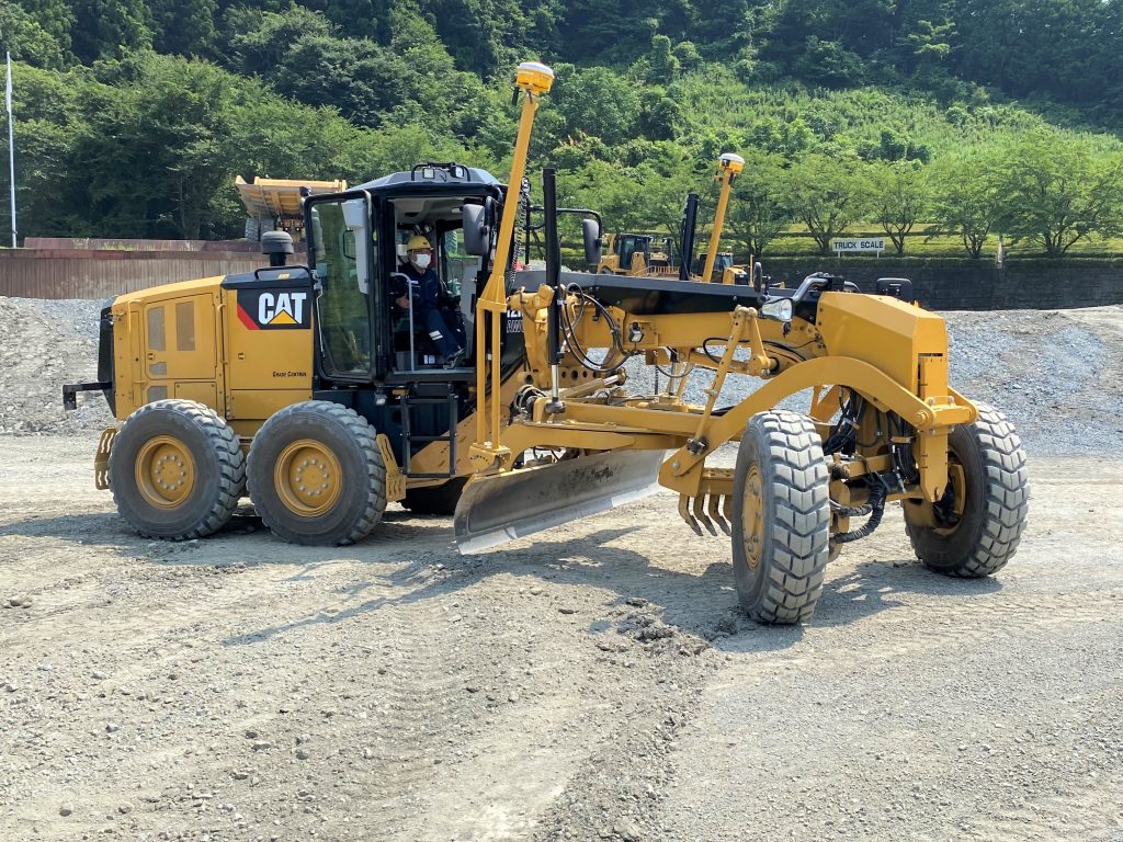 CAT D-tech Center - 金杉建設